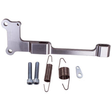 Load image into Gallery viewer, voor Edelbrock Aluminum Carb Mounting Bracket and Stainless Springs