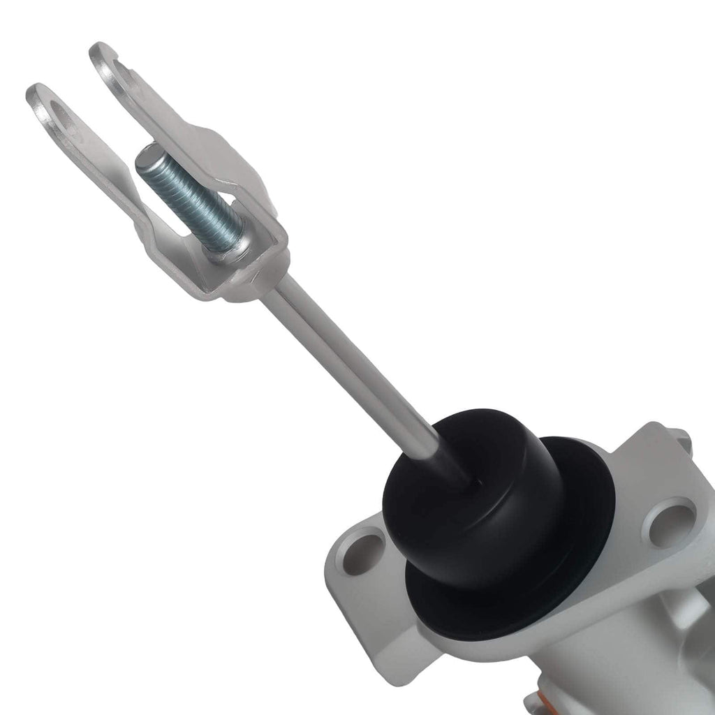 Master clutch cylinder suitable for Nissan D21 2.4 101hp 2.5D 75hp 3061059G00