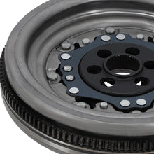 Load image into Gallery viewer, Flywheel 6-speed suitable for VW Golf V Jetta III 1.9L 2003-2010 03G105266CG DMF092