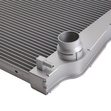Load image into Gallery viewer, 1-Row Aluminum Radiator suitable for BMW X5 E70 3.0L 4.8L 2007-2010 17117585036