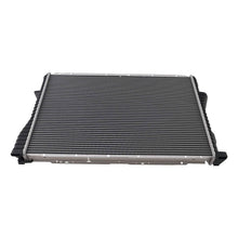 Load image into Gallery viewer, 1-Row Radiator suitable for BMW E39 E60 525i 530i 540i 1999-2006 17111436063